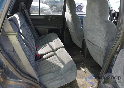 2000 Chevrolet Blazer Ls z USA, uszkodzony, nr VIN 1GNDT13W0Y2153077